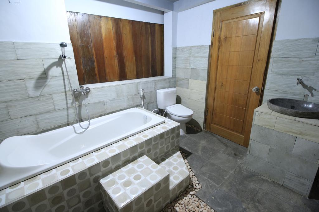 Villa Bale Seni Mataram Exterior foto