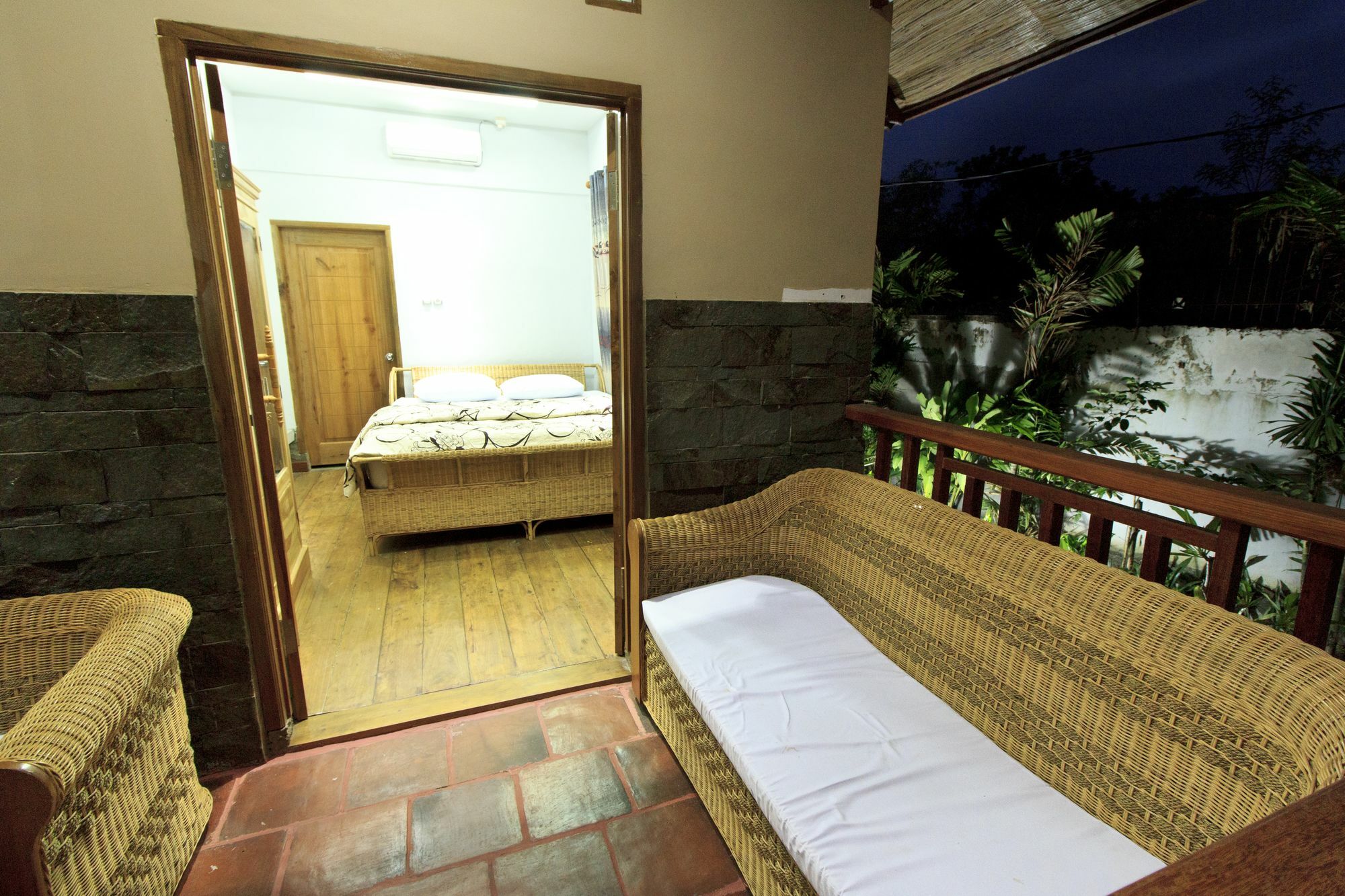 Villa Bale Seni Mataram Exterior foto